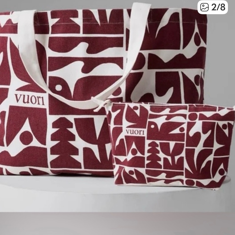 Vuori Limited Edition large Tote and Pouch.  Red and white